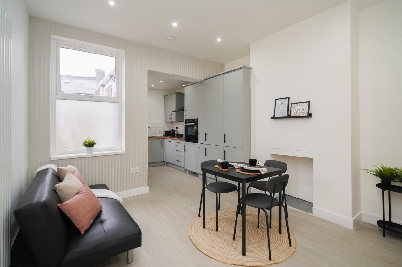Charlotte House, Entire Private House, Close To City Centre, Wifi Sheffield Buitenkant foto